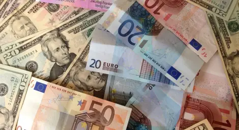 Българите в чужбина пращат все по-малко пари у нас Българите в чужбина пращат все по-малко пари у нас