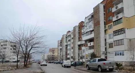 Наддаването за строеж на 15 гаража  в &bdquo;Дружба 3&ldquo; тръгва от 1410 лева