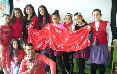 Учебник по доброта пишат деца от селско училище