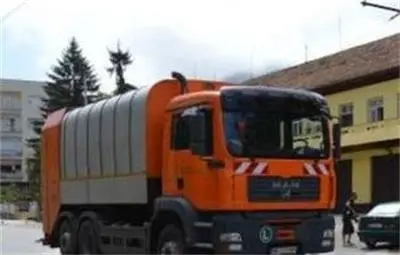 Пчела ужили шофьор на боклукчийски камион във Враца, последва сблъсък с кола