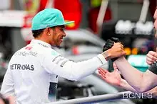 Хамилтън спечели квалификацията в Малайзия 