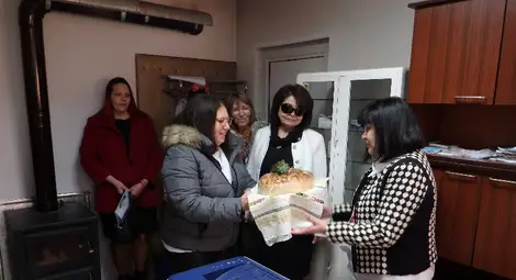 На Бабинден спазиха традицията в Ценово