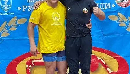 Носителите на купите &bdquo;Валентин Йорданов&ldquo; и &bdquo;Русе&ldquo; - Стефан Стефанов /вдясно/ и Мартин Илиев.                         Снимка: БФБ