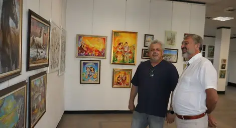 Изложба, посветена на лятото, беше открита в малката зала на ул. &bdquo;Борисова&ldquo; 6 В Русе