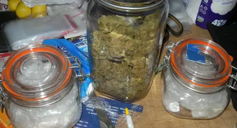 Предотвратена наркосделка освети лаборатория за дрога