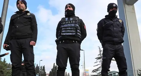 Стотици арестувани в Турция заради статуси в социалните мрежи