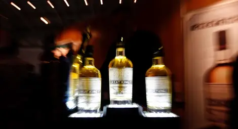 Китаец плати 10 000 долара за един шот уиски