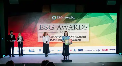 Маргита Колчева, мениджър &bdquo;Устойчиво развитие&ldquo; в Yettel приема наградата