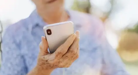 Полицията спаси близо 6000 лева на две жертви на телефонни измами