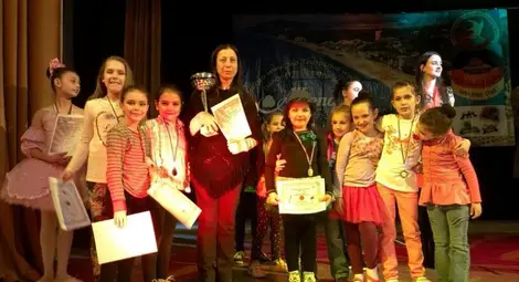 Балерините на &bdquo;Захари Стоянов&ldquo; с букет награди от конкурс в София