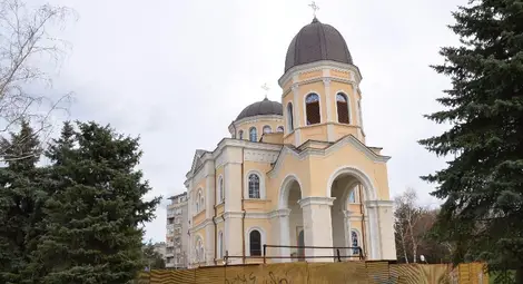 Предават храма &bdquo;Всех Святих&ldquo; на Русенската митрополия