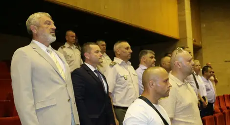 Областният управител и кметът дадоха началото на провеждащия се  в Русе преглед на любителското художествено творчество и фестивал  на духовите оркестри на Сухопътните войски