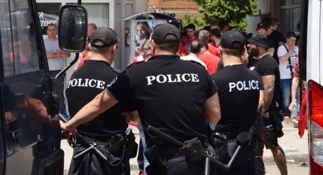 Масов бой между българи и роми в "Красна поляна"