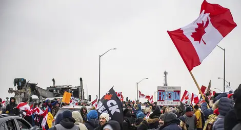 Хиляди протестираха срещу епидемичните мерки в Канада Хиляди протестираха срещу епидемичните мерки в Канада