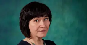 Професор от Театралната академия  представя поетесата Цвета Делчева