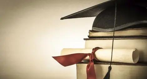 Три места за един кандидат-студент