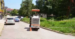 Зарязана счупена фреза на ул. „Щип“  втора седмица пречи на движението