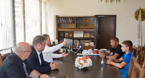 Русенската тенис надежда Александър Митев награден с парична премия Русенската тенис надежда Александър Митев награден с парична премия