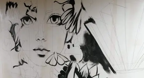 Уличен артист от Русе с кариера в Испания оформя младежка зона в библиотеката