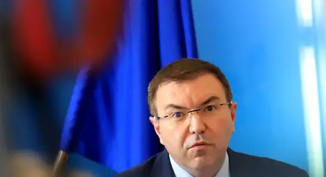 Ангелов: Няма да се затварят градове, но трябва да се спазват мерките