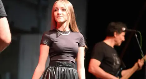 Марина Петрова, която обича пеенето, харесва предприемачеството, но мечтае за медицината: Човек трябва да прави всичко със сърце и душа, а не само заради едни пари Марина Петрова, която обича пеенето, харесва предприемачеството, но мечтае за медицината: Човек трябва да прави всичко със сърце и душа, а не само заради едни пари