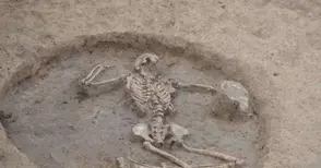 Погребения от четири епохи разкрива некрополът край Мартен