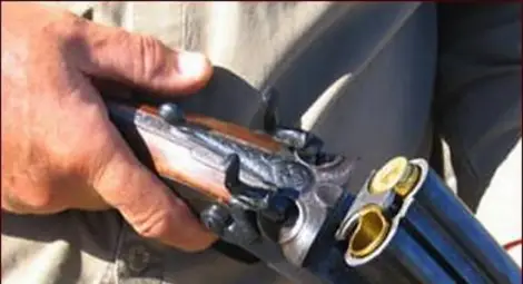 Спипаха селски Рамбо с 3 пушки, пистолет и боеприпаси