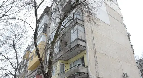 Заслепен от ревност грък уби жена си с нож и се отрови