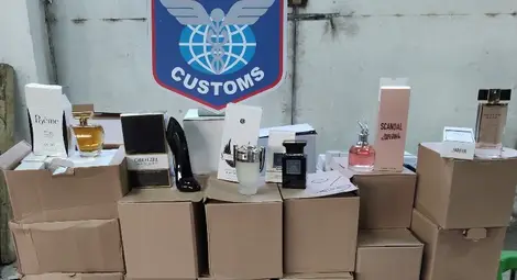 1300 фалшиви спортни стоки и парфюми задържани на Дунав мост