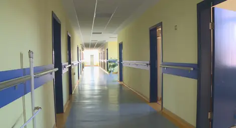 Забраняват плановия прием, операциите и свижданията в болниците в София