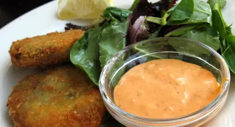 Звездата от Бродуей Мей Ъруин връзва на гордиев възел три легенди