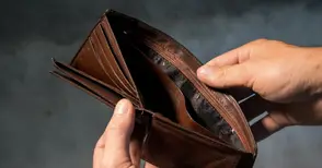 Кабинетът вдигна летвата  за бедност до 348 лева