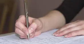 Обявиха конкурси за пет училищни директори