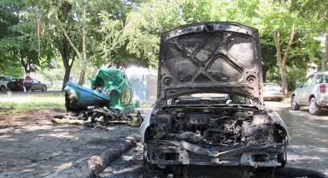 Автомобил лумна секунди  след слизането на шофьора