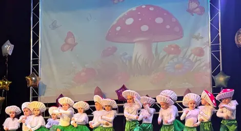 Годишният концерт на ДГ „Чучулига“ изпълни Канев център с много музика и настроение Годишният концерт на ДГ „Чучулига“ изпълни Канев център с много музика и настроение