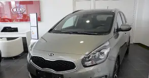 Новият „Каренс“ паркира в новия русенски дом на „Киа“