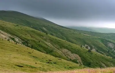 Спасители издирваха изгубили се туристи в Родопите, свалиха и чужденец със счупен крак