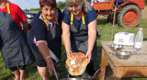 Белцов отбеляза с водосвет и курбан празника Свети Дух /галерия/