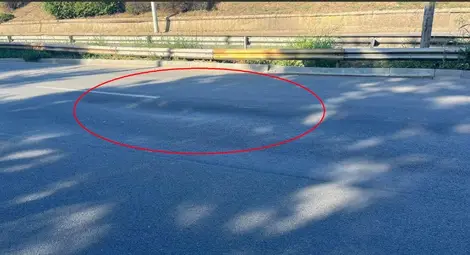 Следи от задрали коли и остро недоволство - ремонтират пропаднал участък на „Христо Ботев“ Следи от задрали коли и остро недоволство - ремонтират пропаднал участък на „Христо Ботев“