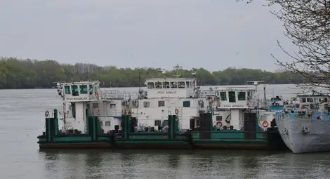 Моряци излязоха на протест за заплати пред БРП