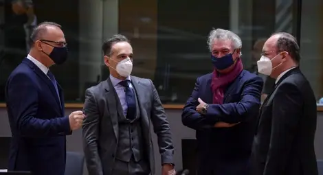 Външните министри от ЕС обсъждат нови санкции срещу Русия заради ареста на Навални