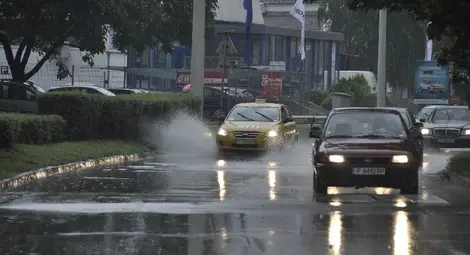 Русе подгизна от 80 литра дъжд на квадрат за 12 часа