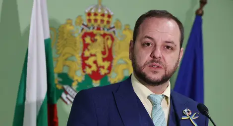 Борислав Сандов: Би било самоубийствено за Русия, ако атакува ядрена мощност