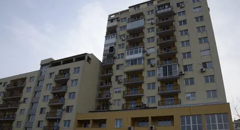 Осем ипотекирани имота в блок &bdquo;Теодора&ldquo; продадени на търг