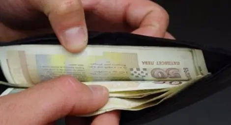 Заплатите в публичния сектор продължават да изпреварват възнагражденията в частния Заплатите в публичния сектор продължават да изпреварват възнагражденията в частния