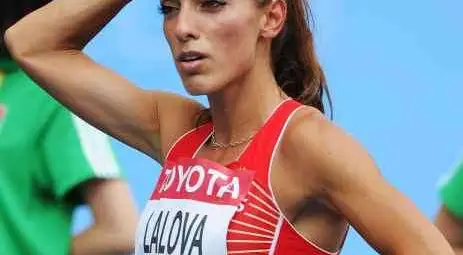 Подкрепете Ивет Лалова за №1 след най-горещите атлетки на Световното