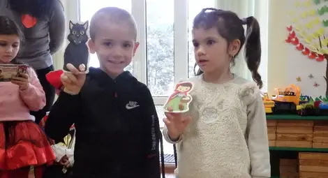 Герои от приказки четоха пред деца в Ценово