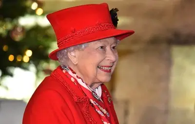 Британската кралица, мъжът й и Единбургският херцог Филип бяха ваксинирани Британската кралица, мъжът й и Единбургският херцог Филип бяха ваксинирани