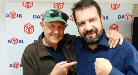 Ники Кънчев за Косьо Марков: Приятел, съмишленик, другар, супер пич, музикант, басист, тънък познавач на живота. Много сериозен удар понасяме Ники Кънчев за Косьо Марков: Приятел, съмишленик, другар, супер пич, музикант, басист, тънък познавач на живота. Много сериозен удар понасяме