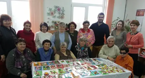 Ученици и възрастни от Русенско изпращат картички с мартеници в Брюксел по инициатива на евродепутата Мария Габриел